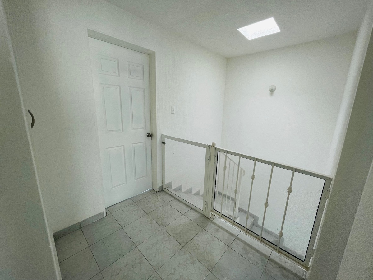 casa-en-venta-en-barrio-de-guadalupe-a-5-minutos-de-poliforum15-28624