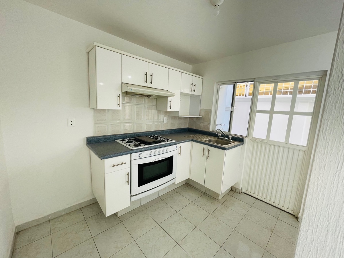 casa-en-venta-en-barrio-de-guadalupe-a-5-minutos-de-poliforum6-28624