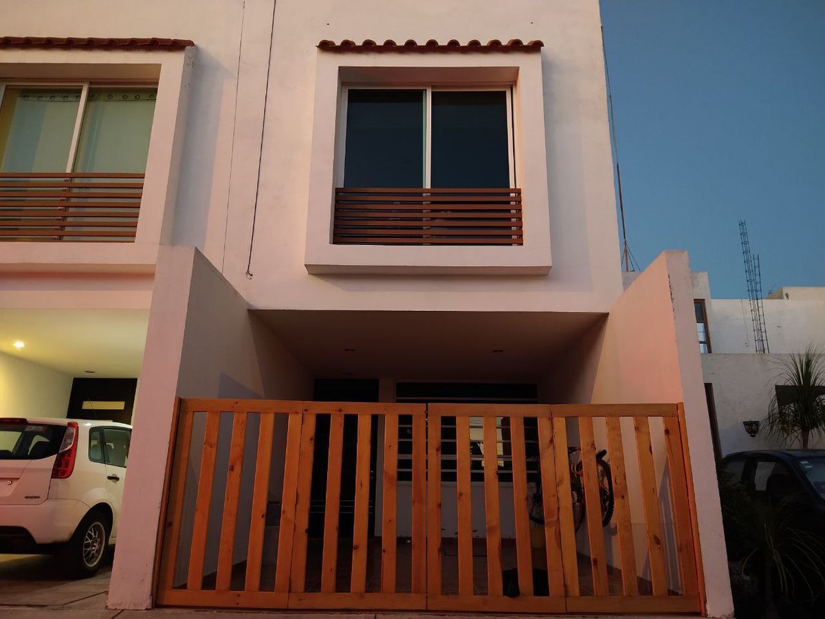 CASA EN VENTA EN BELLO HORIZONTE ZONA ZAVALETA
