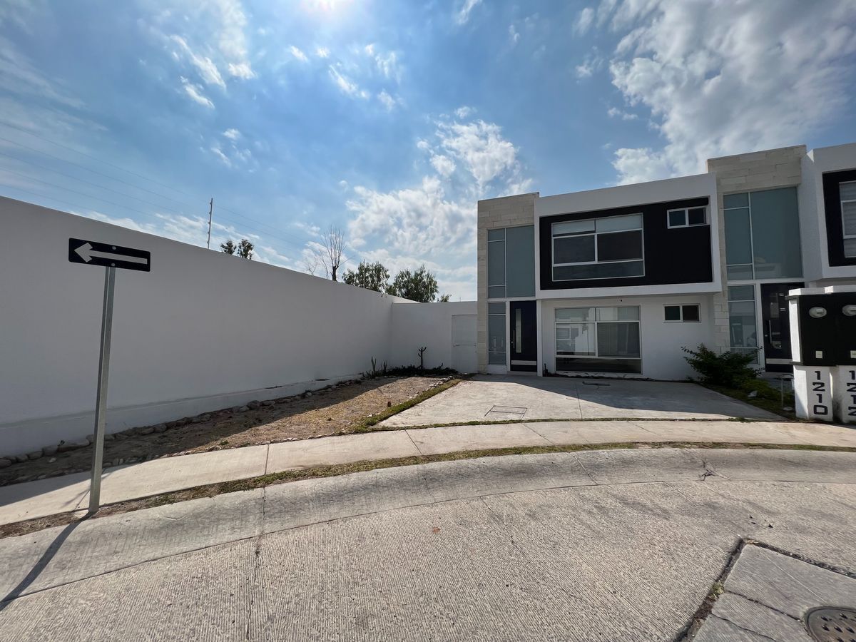 CASA EN VENTA EN BOSQUE SERENO