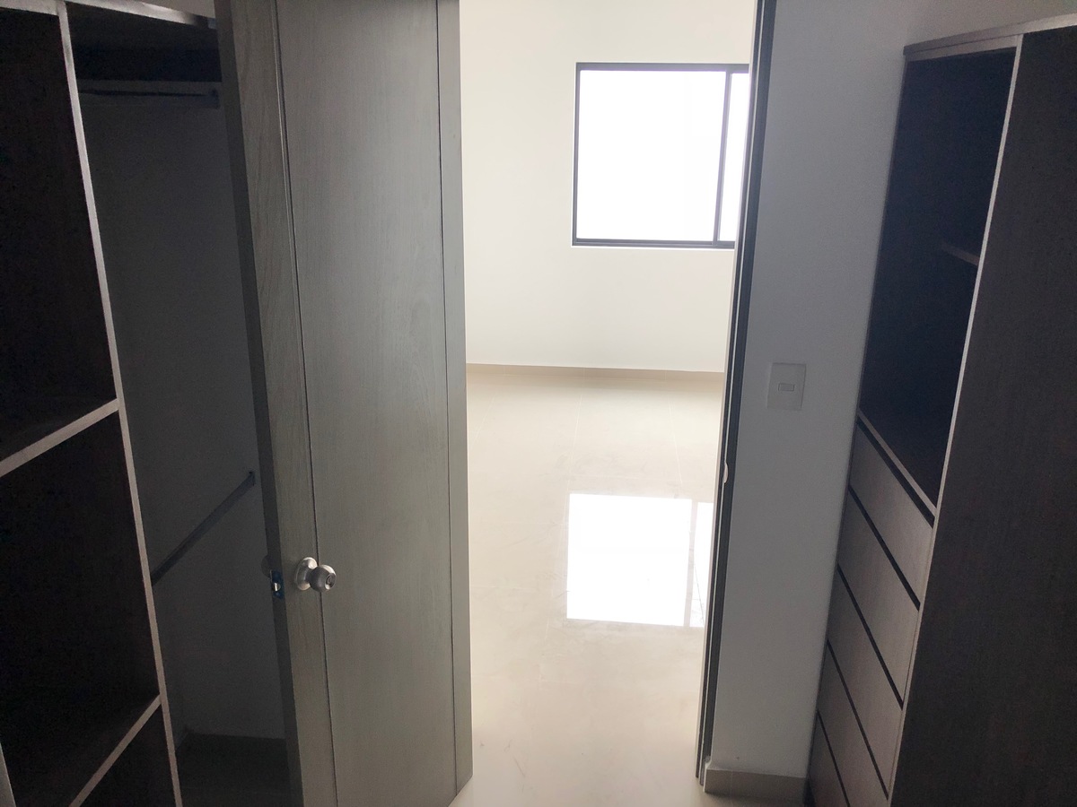 casa-en-venta-en-carretera-nacional-vistalta-residencial-equipada-con-cocina15-37338