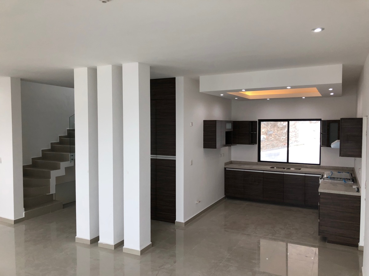 casa-en-venta-en-carretera-nacional-vistalta-residencial-equipada-con-cocina3-37338