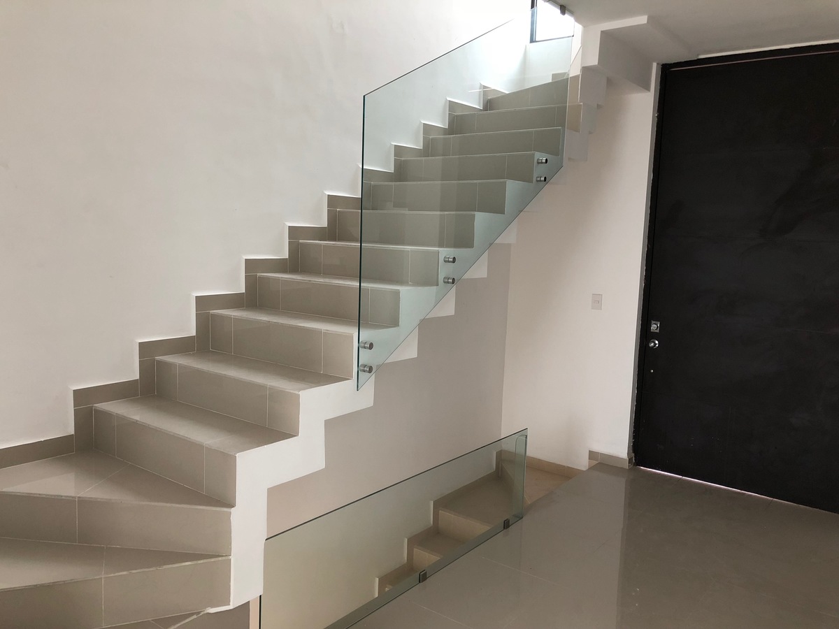 casa-en-venta-en-carretera-nacional-vistalta-residencial-equipada-con-cocina4-37338