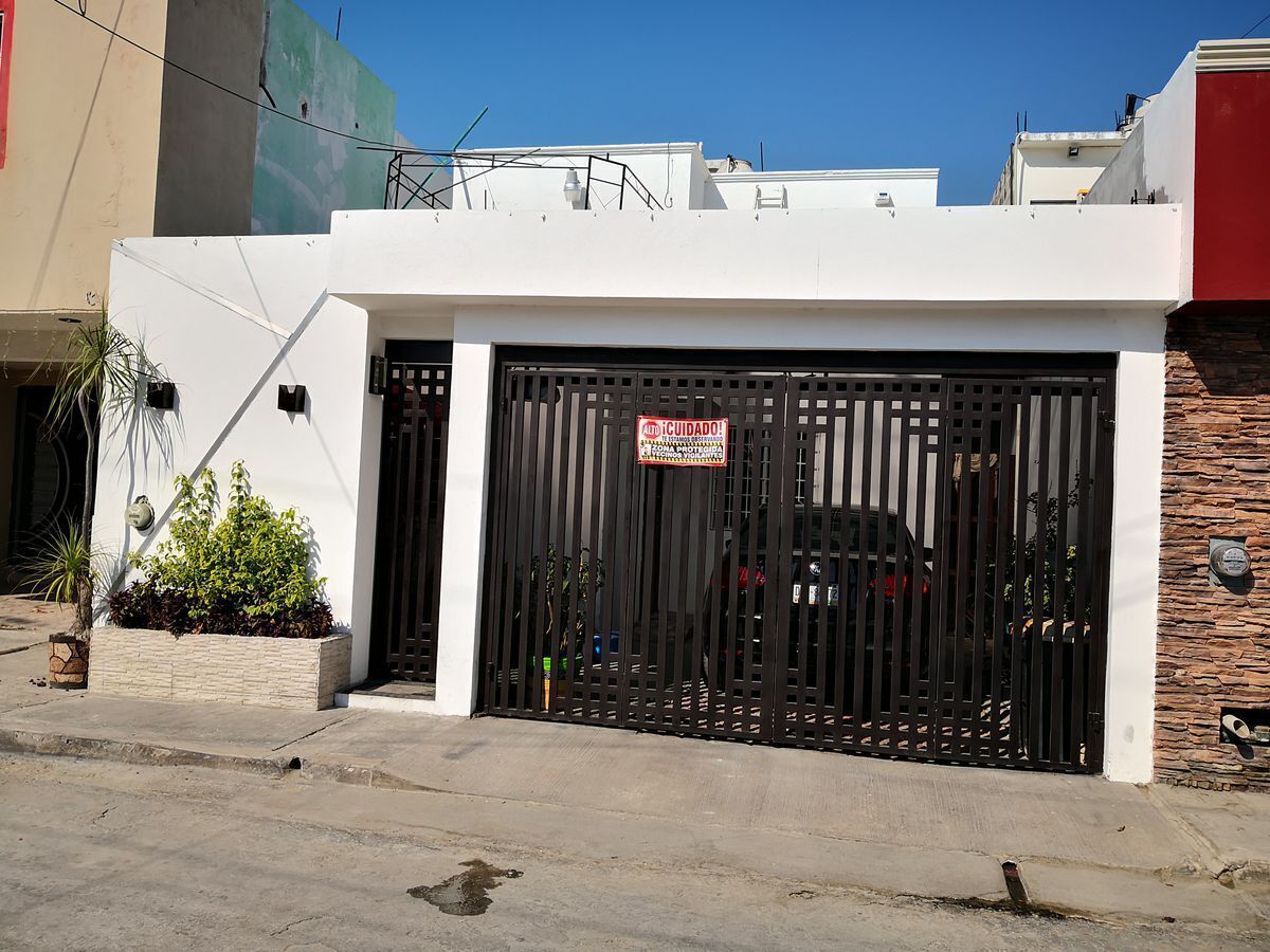 CASA EN VENTA EN COL. SOLIDARIDAD URBANA EN CD. DEL CARMEN, CAMPECHE
