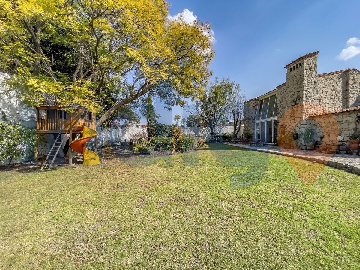 casa-en-venta-en-corregidora-el-pueblito-incluye-2-casas-despacho-y-oficinas34-30433