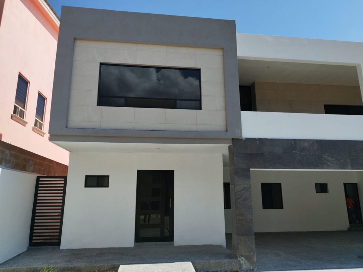 Casa en Venta en el Fracc. Pueblito de Santiago