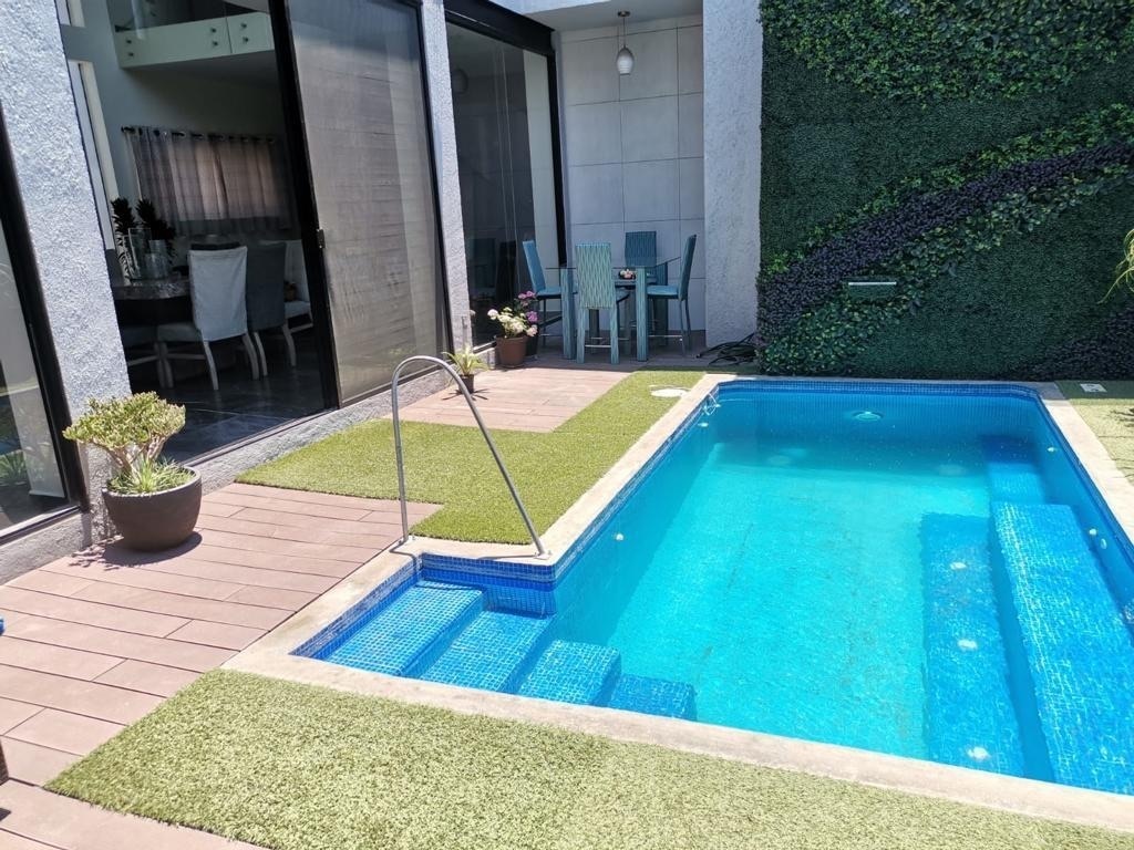 casa-en-venta-en-el-pedregal-de-vista-hermosa-con-alberca10-20260