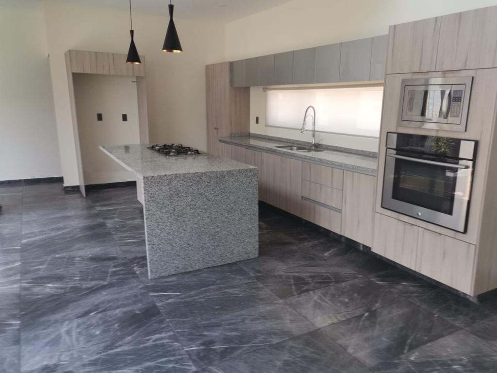 casa-en-venta-en-el-pedregal-de-vista-hermosa-con-alberca14-20260