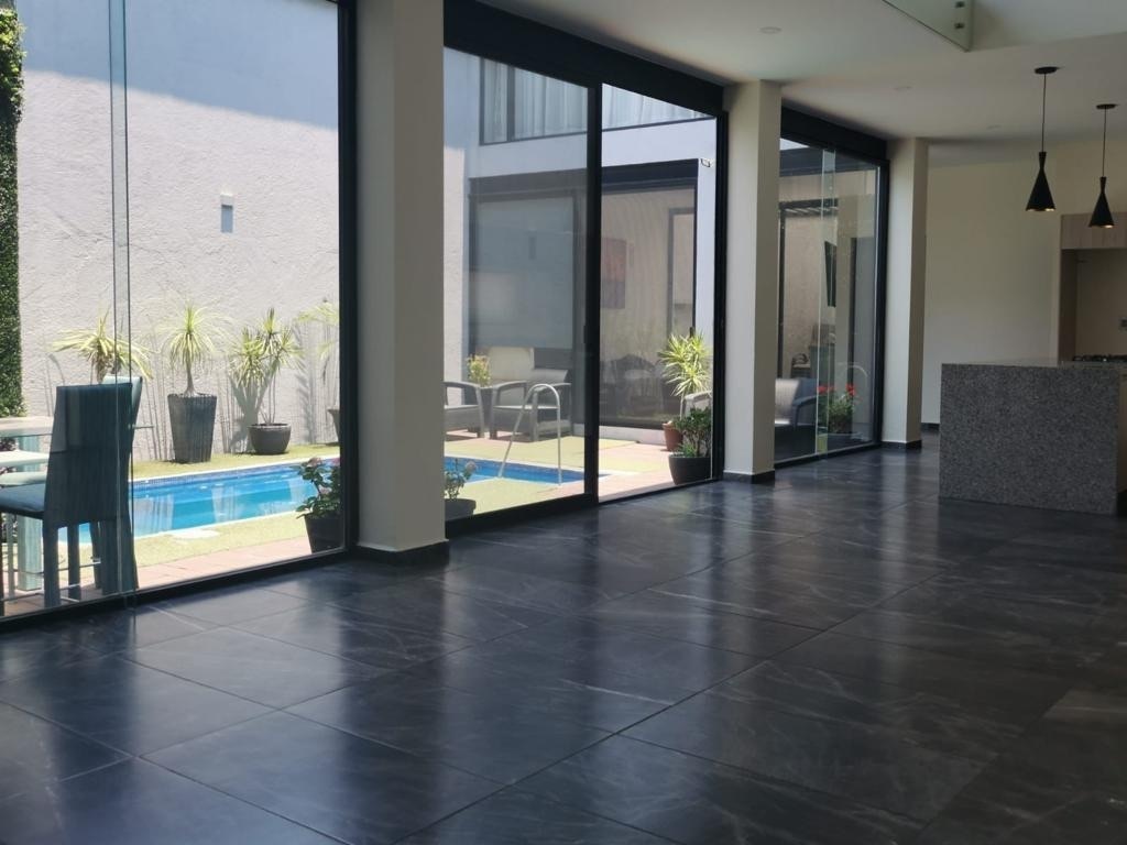 casa-en-venta-en-el-pedregal-de-vista-hermosa-con-alberca27-20260