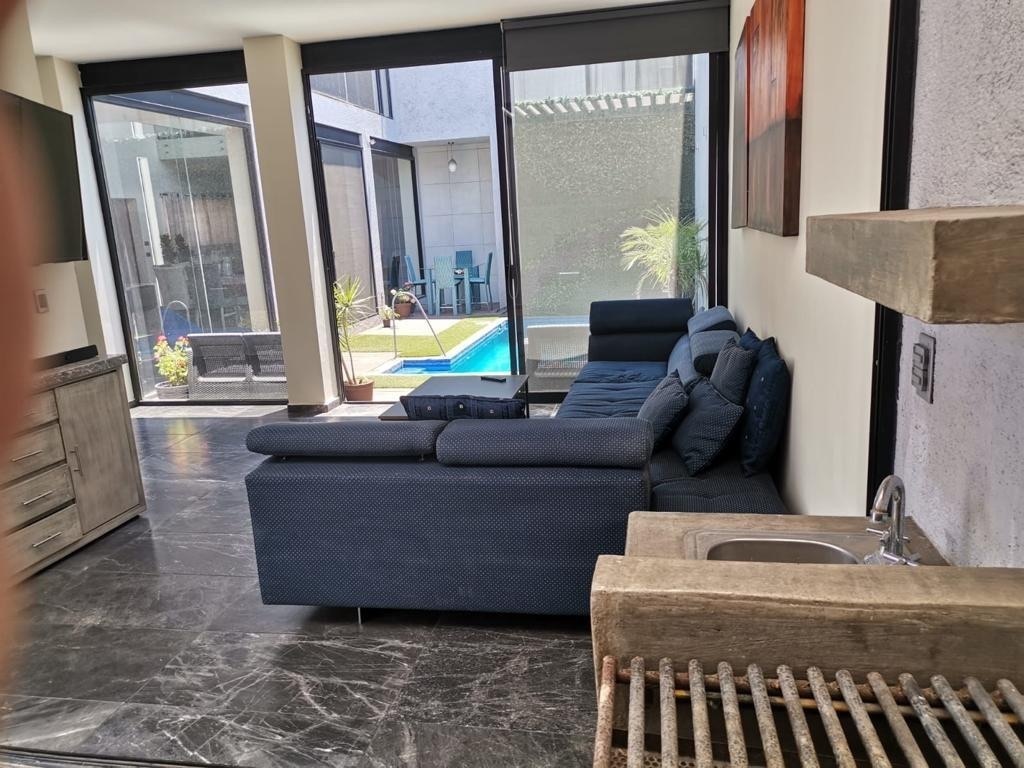 casa-en-venta-en-el-pedregal-de-vista-hermosa-con-alberca9-20260