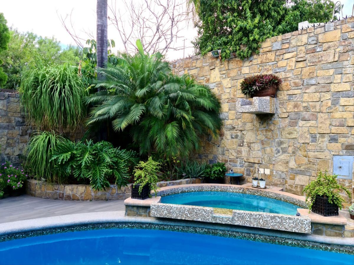 casa-en-venta-en-esquina-con-alberca-vista-hermosa-monterrey9-15084