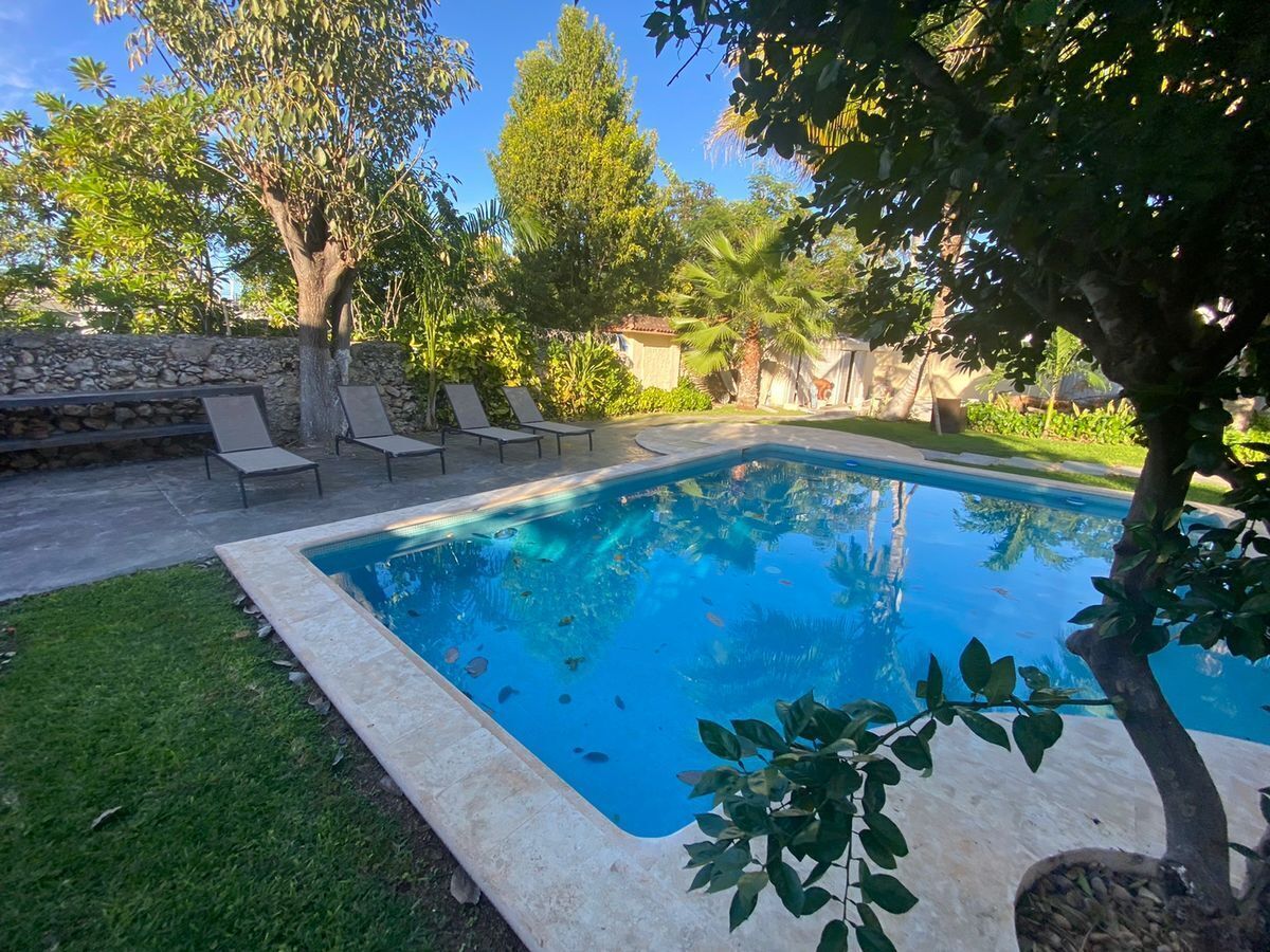 casa-en-venta-en-esquina-de-6-recmaras-con-piscina-alcala-martn-mrida-centro4-32046