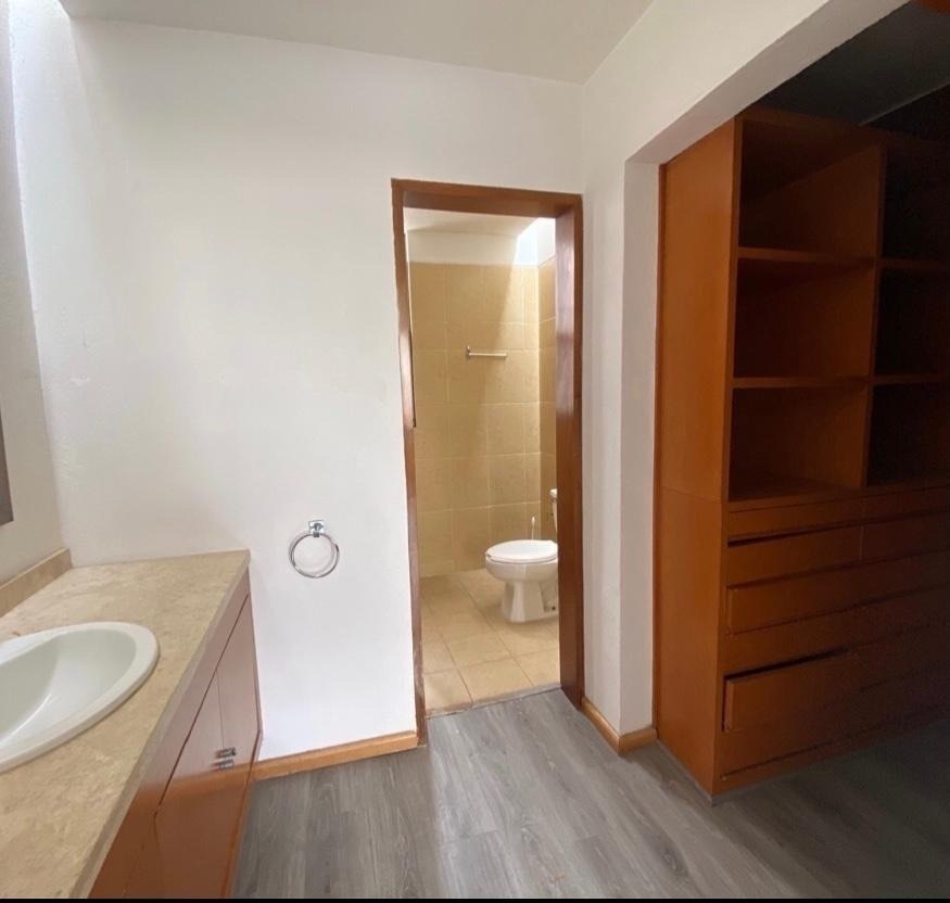 casa-en-venta-en-hacienda-de-las-palmas8-34204