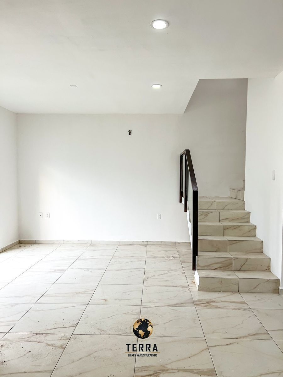 casa-en-venta-en-lomas-de-la-rioja-con-alberca11-37677