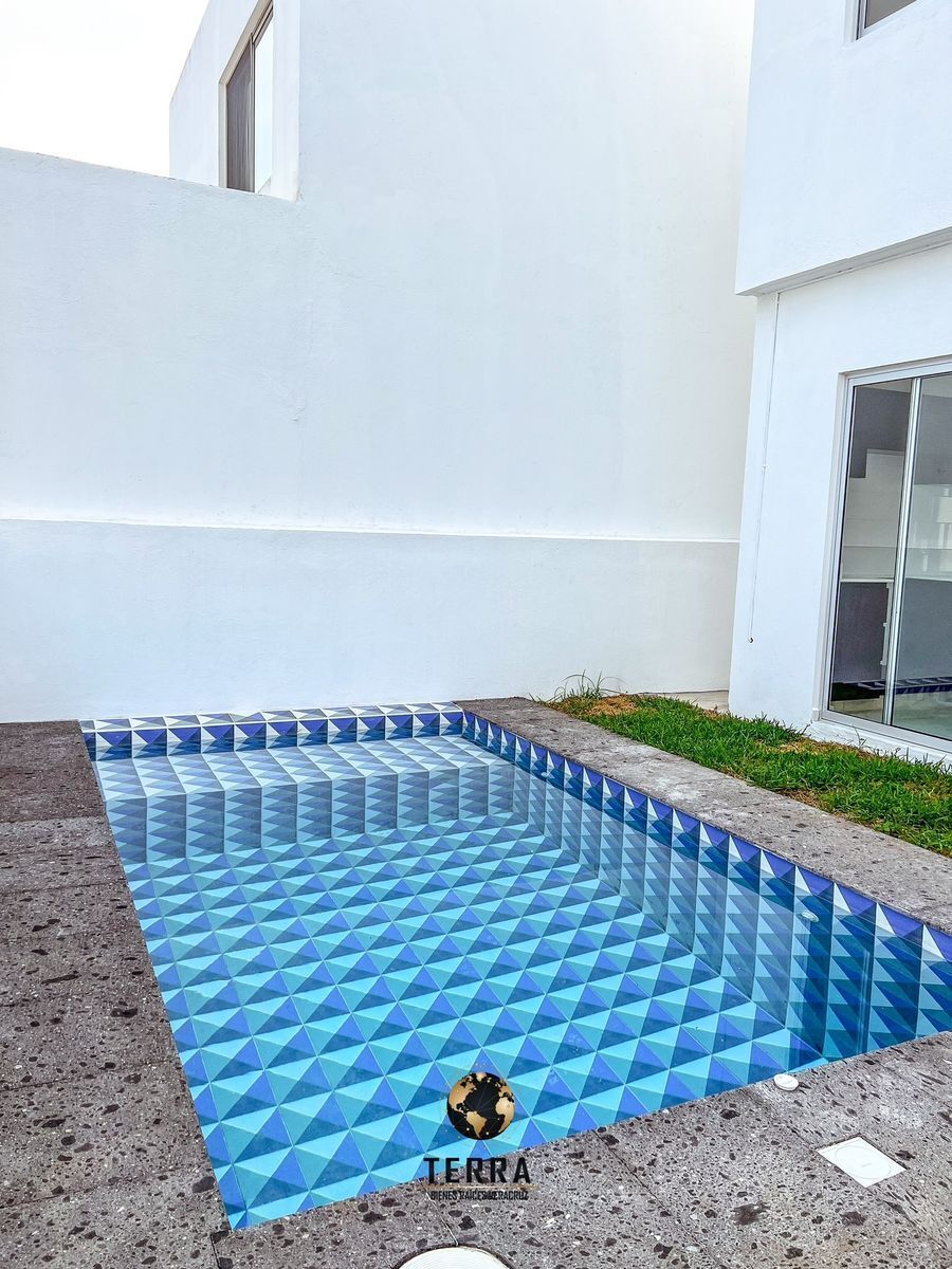 casa-en-venta-en-lomas-de-la-rioja-con-alberca12-37677