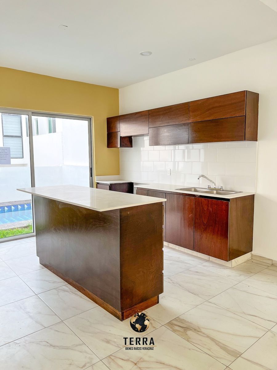 casa-en-venta-en-lomas-de-la-rioja-con-alberca14-37677