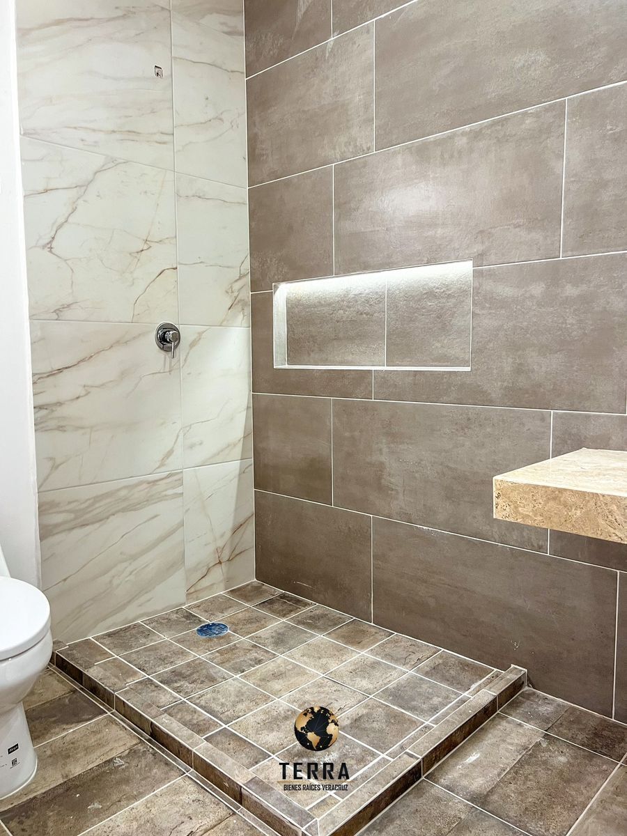 casa-en-venta-en-lomas-de-la-rioja-con-alberca3-37677