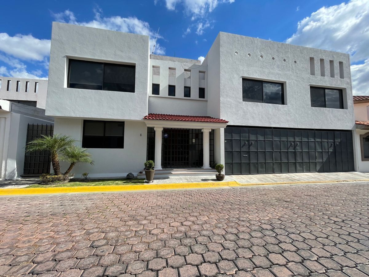 CASA EN VENTA EN RESIDENCIAL CAMINO REAL A CHOLULA