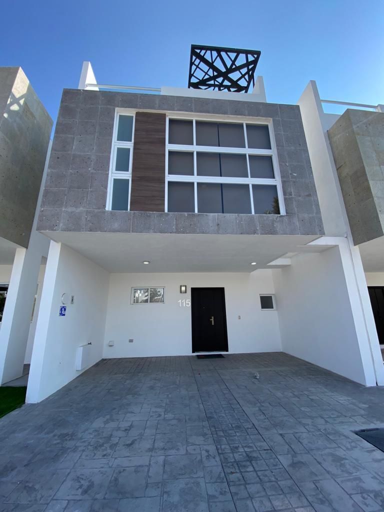 Casa en venta en sobre Anillo Vial San Junípero Serra