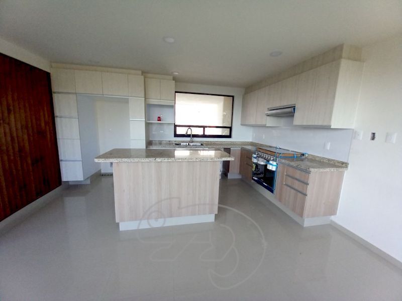 casa-en-venta-en-zona-esmeralda-con-vista-a-la-presa5-25569
