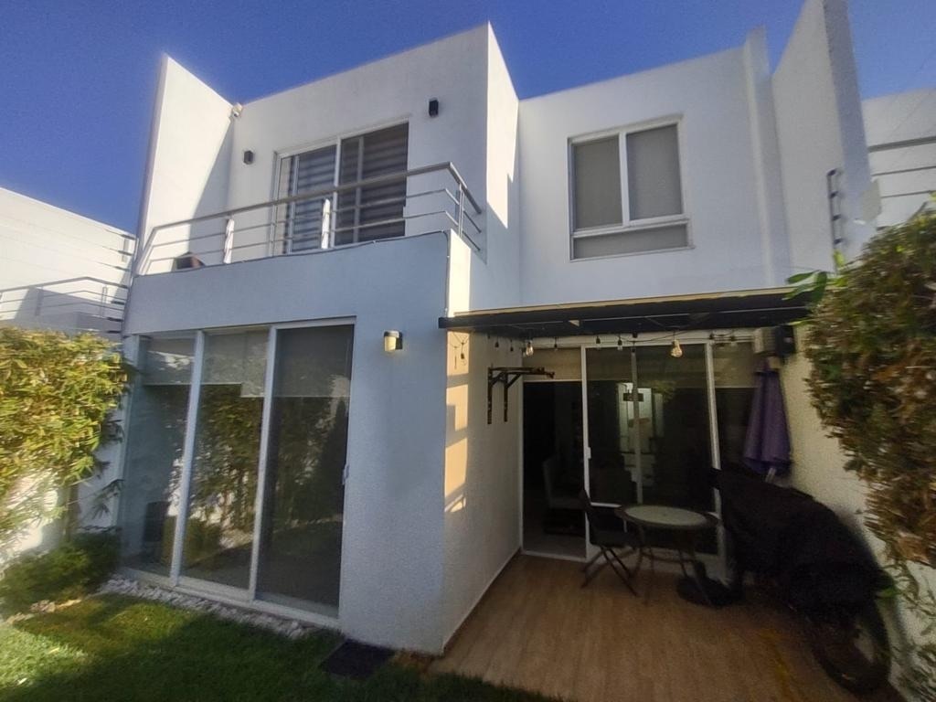 CASA EN VENTA PARQUE NOVARA LOMAS DE ANGELOPOLIS