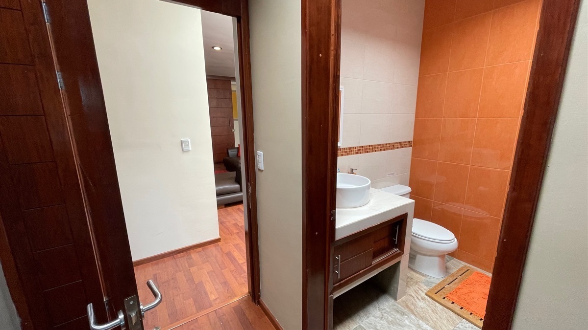 casa-en-venta-residencial-en-un-nivel-en-zona-sur-con-alberca-en-guanajuato-gto19-30831