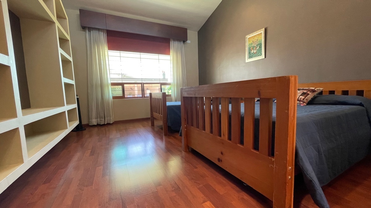 casa-en-venta-residencial-en-un-nivel-en-zona-sur-con-alberca-en-guanajuato-gto27-30831