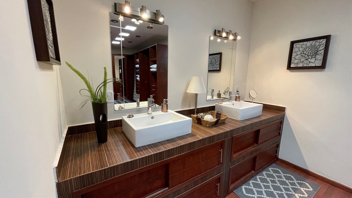 casa-en-venta-residencial-en-un-nivel-en-zona-sur-con-alberca-en-guanajuato-gto31-30831