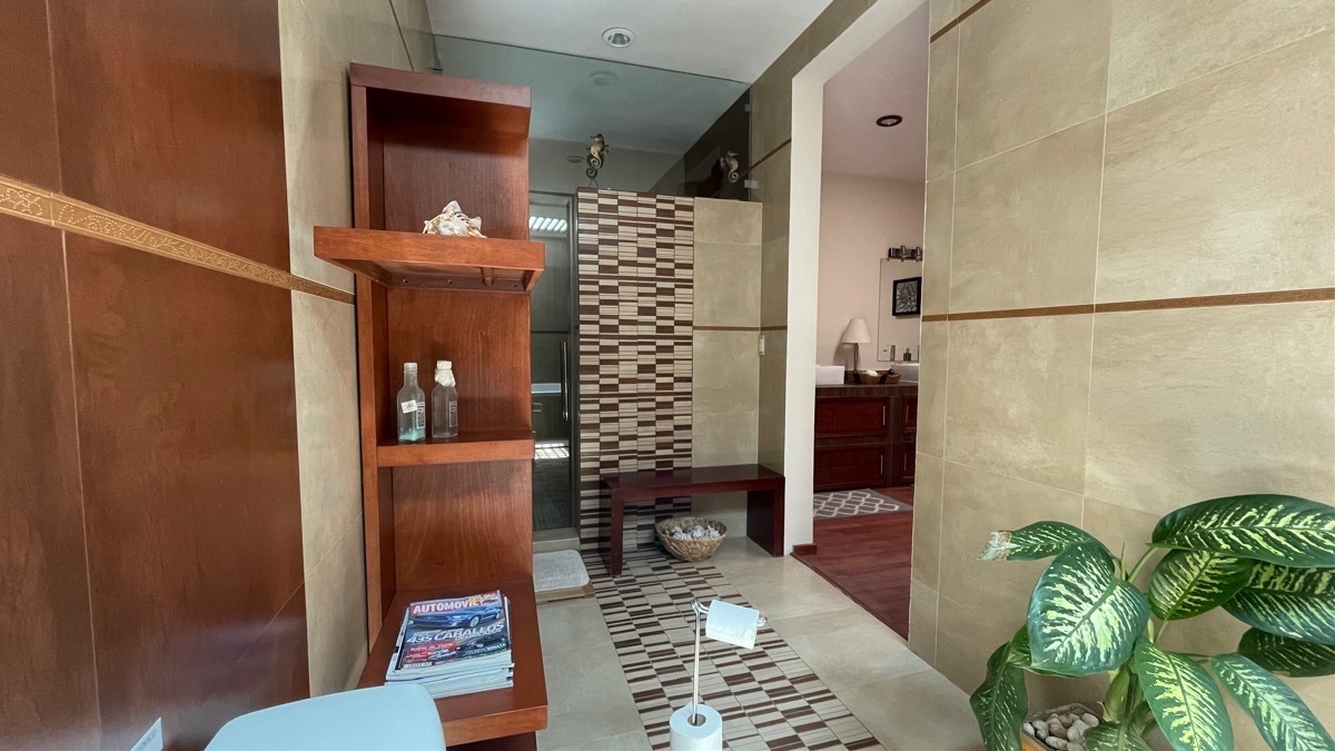 casa-en-venta-residencial-en-un-nivel-en-zona-sur-con-alberca-en-guanajuato-gto32-30831