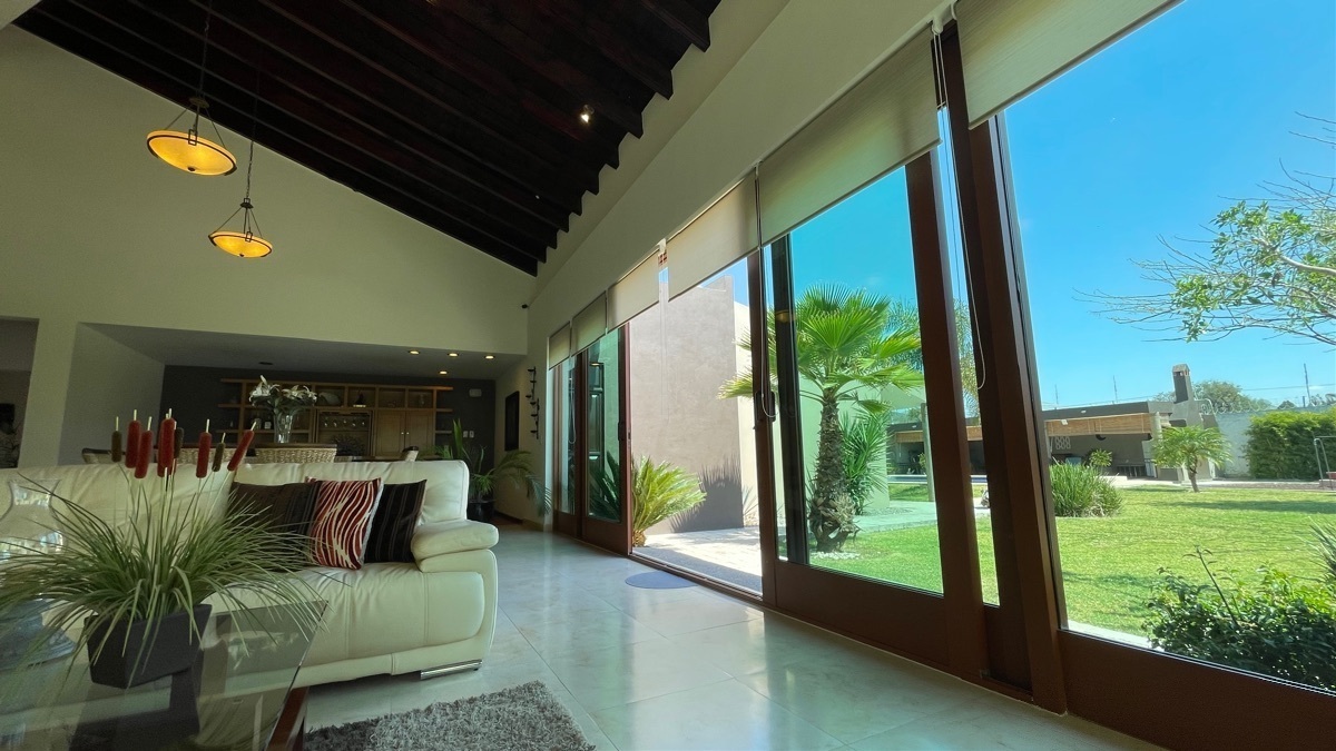 casa-en-venta-residencial-en-un-nivel-en-zona-sur-con-alberca-en-guanajuato-gto6-30831