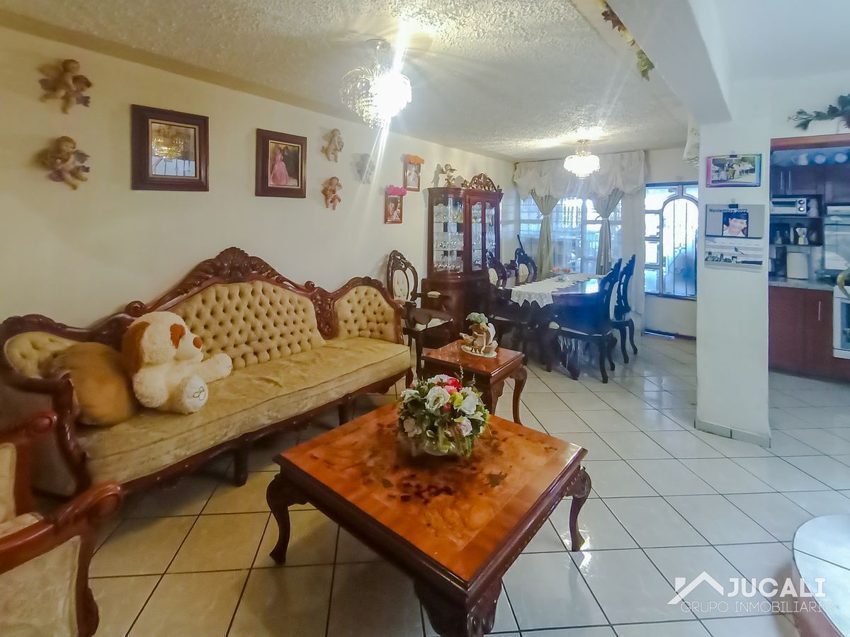 casa-en-venta-sobre-avenida-en-la-colonia-oblatos-guadalajara-jal5-21857