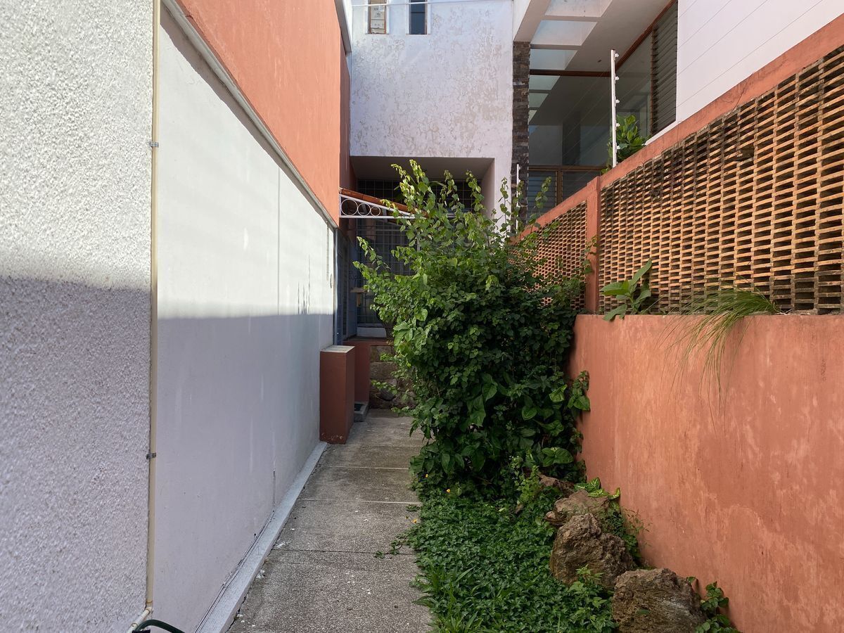 casa-en-venta-sobre-juan-palomar-y-arias-galeras-del-calzado-gdl5-18090