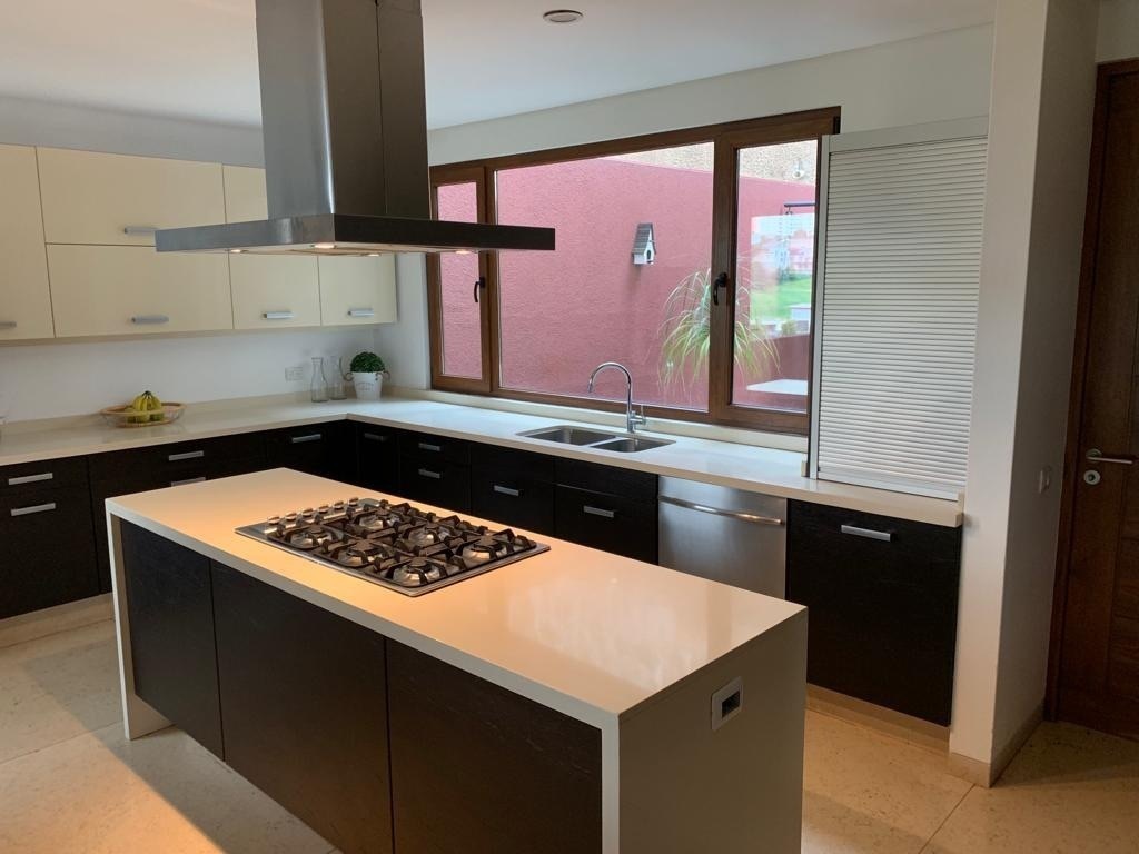 casa-en-venta-y-renta-puerta-real-bosque-real-550mts-4-rec-3-ba-4-estac14-28659