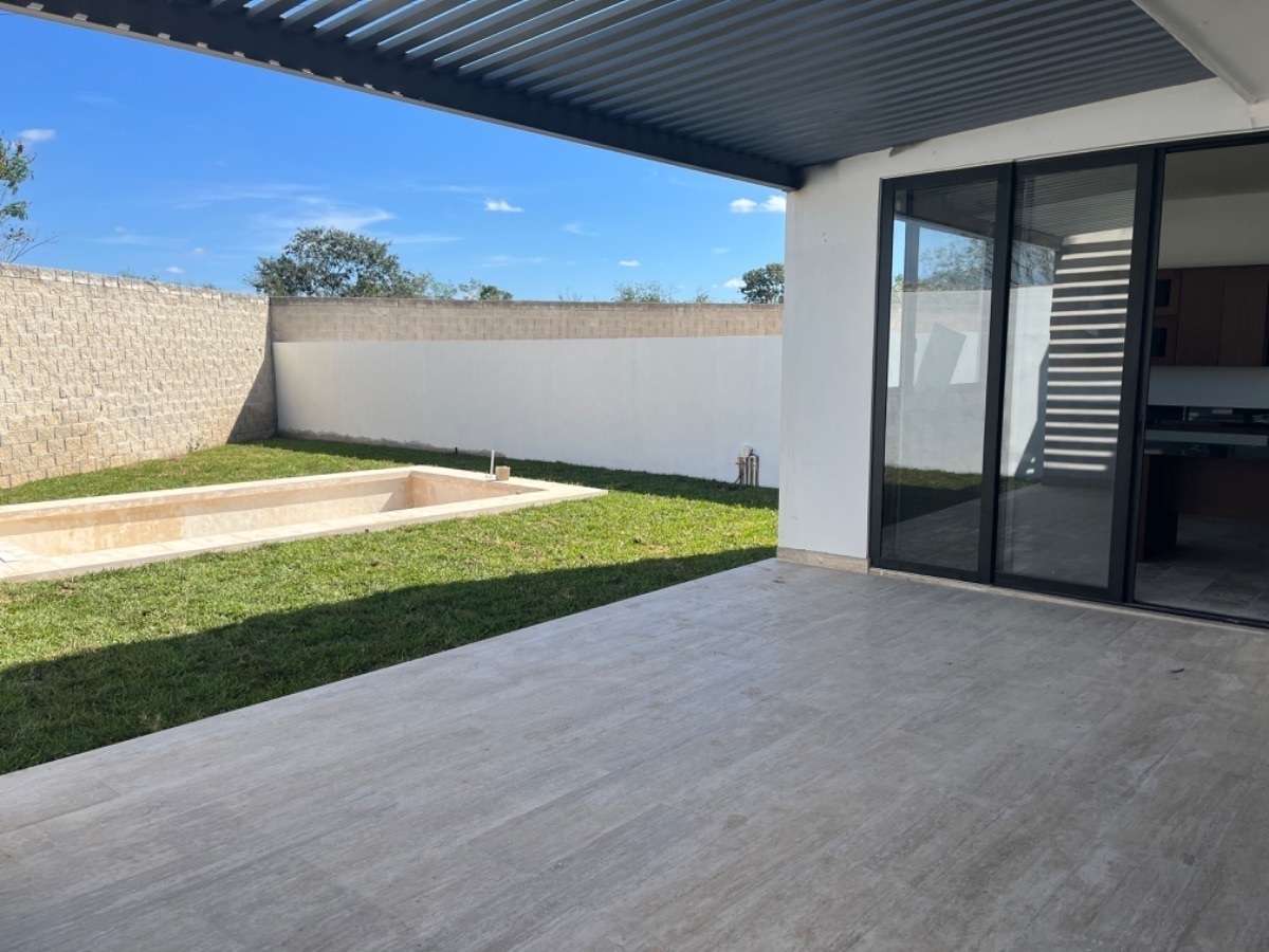 casa-entrega-inmediata-en-privada-unica-living-zona-country-merida-yucatan2-33575