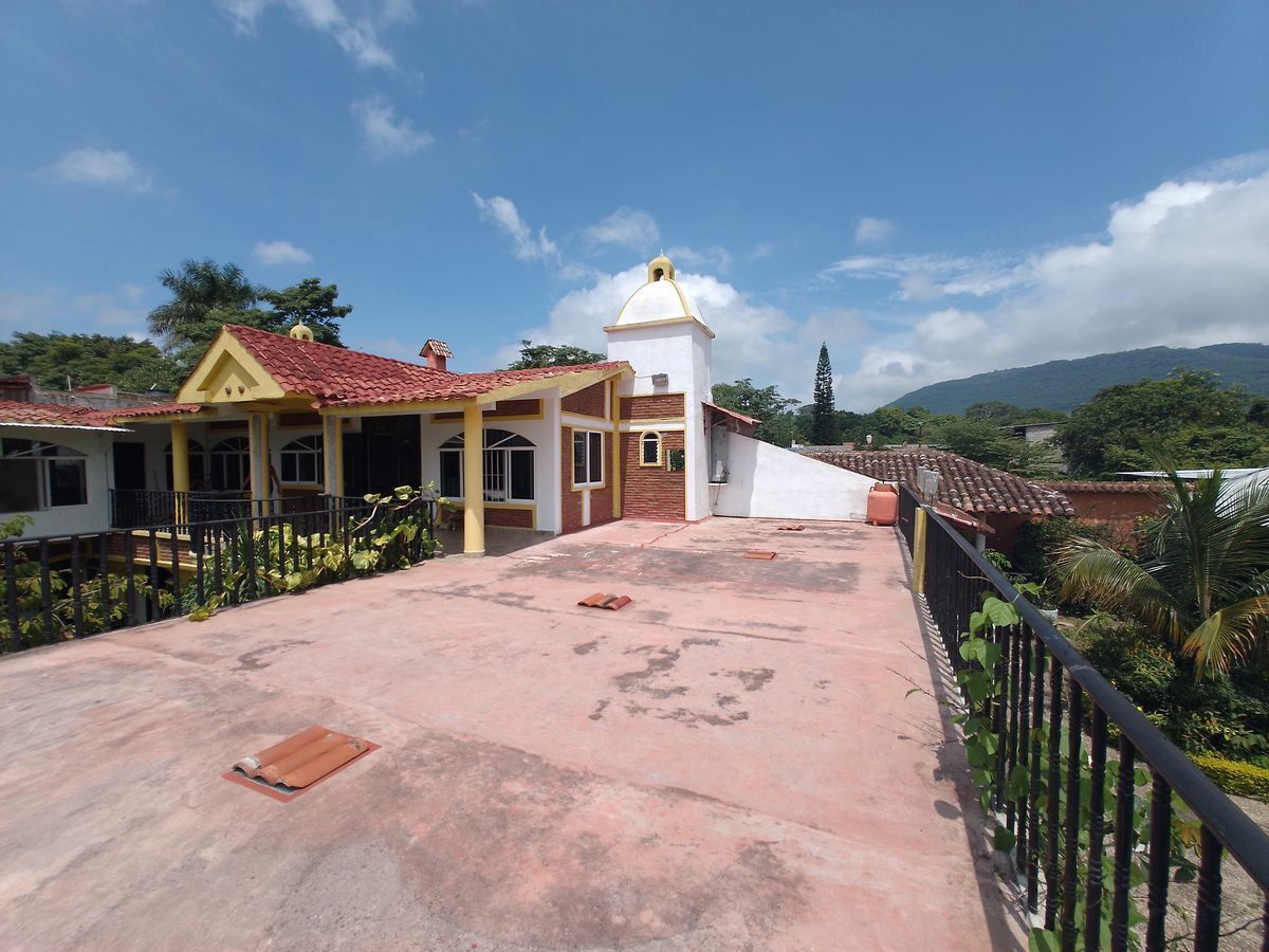casa-estilo-campestre-en-venta-con-116657-m2-de-terreno-palapa-y-alberca16-35052