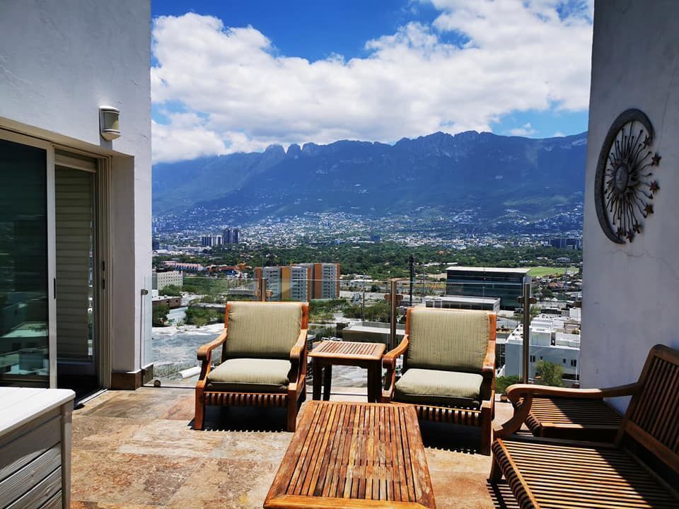 casa-grande-con-vista-panormica-y-terreno-excedente-utilizable2-19727