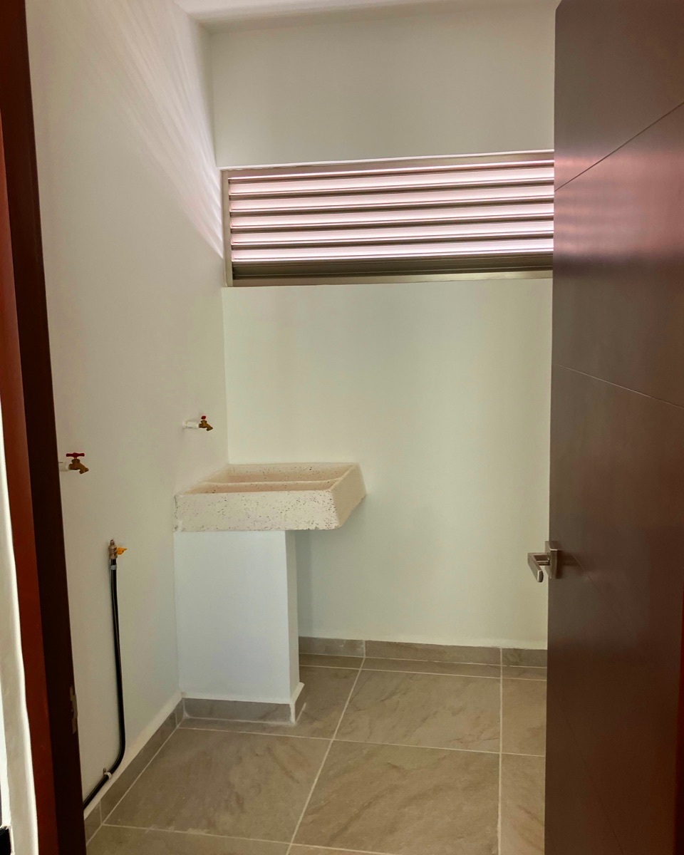 casa-nueva-en-venta-de-3-recmaras-en-cancun-a-15-min-del-aeropuerto14-33596