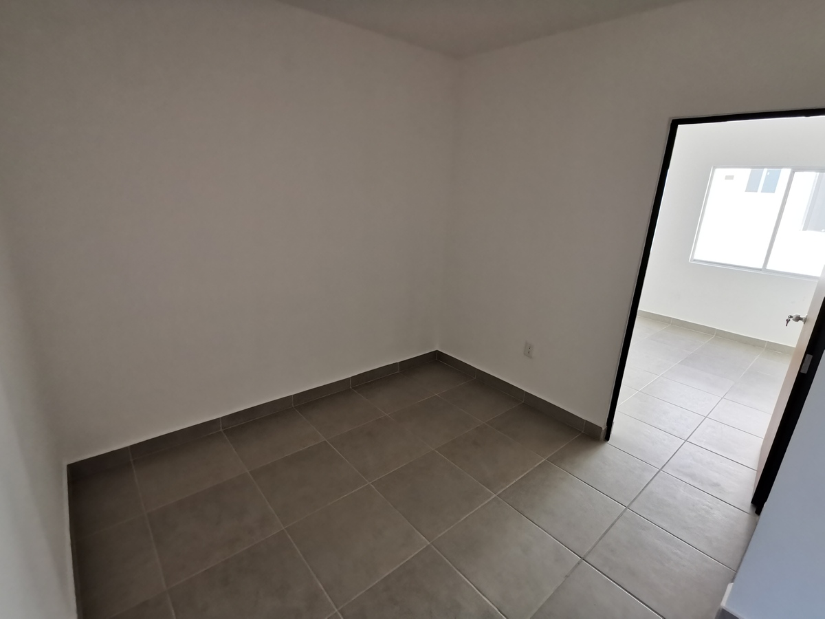 casa-orquidea--nueva-en-venta-fraccionamiento-privado-al-sur-de-len-guanajuato9-30828