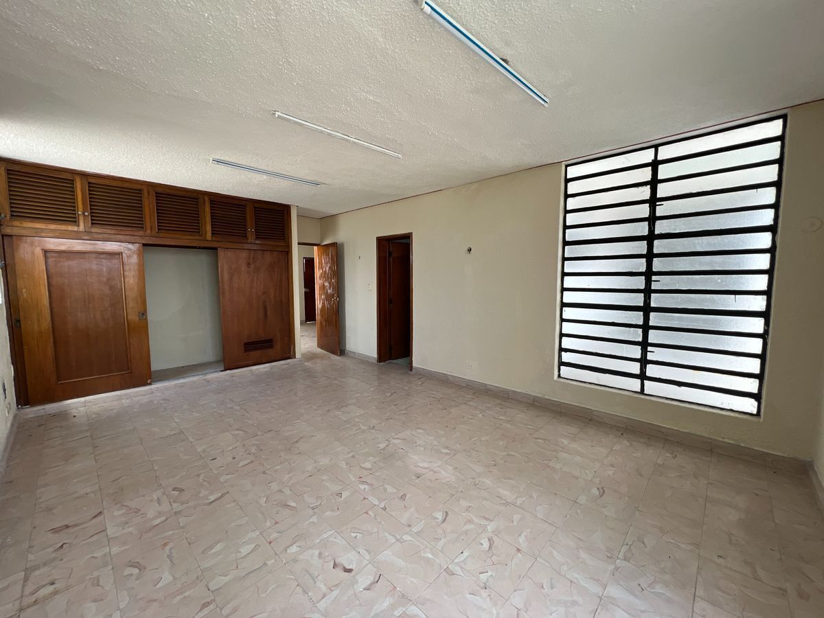 casa-para-oficinas-sobre-avenida-circuito-colonias-en-renta-mrida-yucatn13-22273