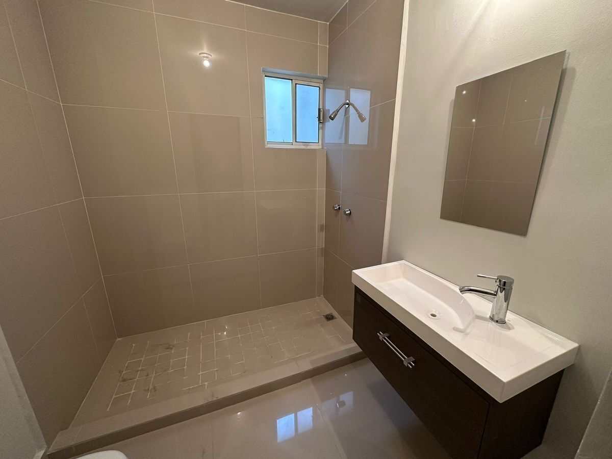 casa-recin-remodelada-en-venta-en-mision-anahuac-general-escobedo-nl17-32616