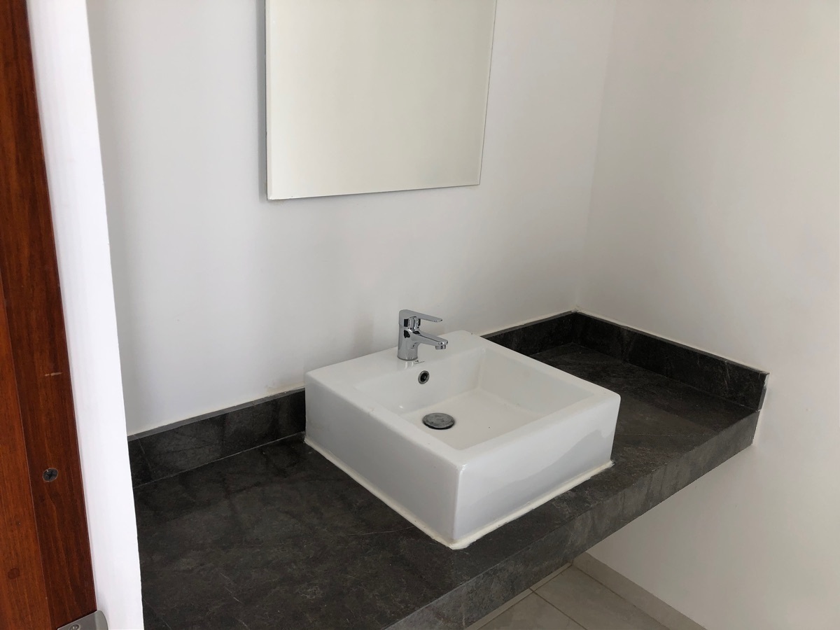 casa-seminueva-con-alberca-frente-a-parque-en-condominio13-25687