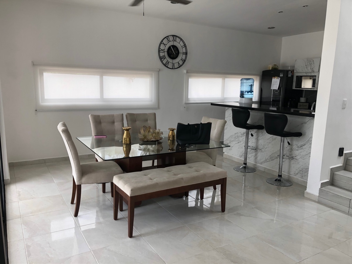 casa-seminueva-con-alberca-frente-a-parque-en-condominio5-25687