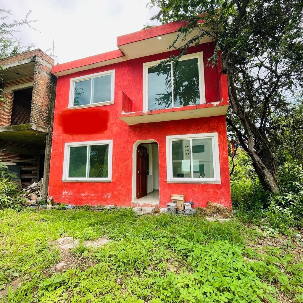 Casa sola dentro de privada en el centro de Jiutepec