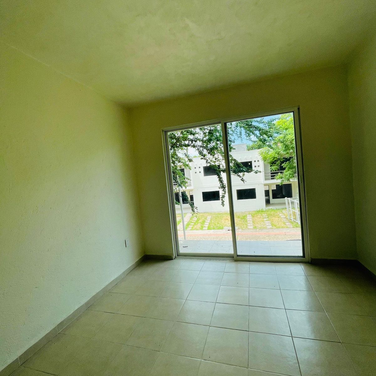 casa-sola-dentro-de-privada-en-el-centro-de-jiutepec19-36743