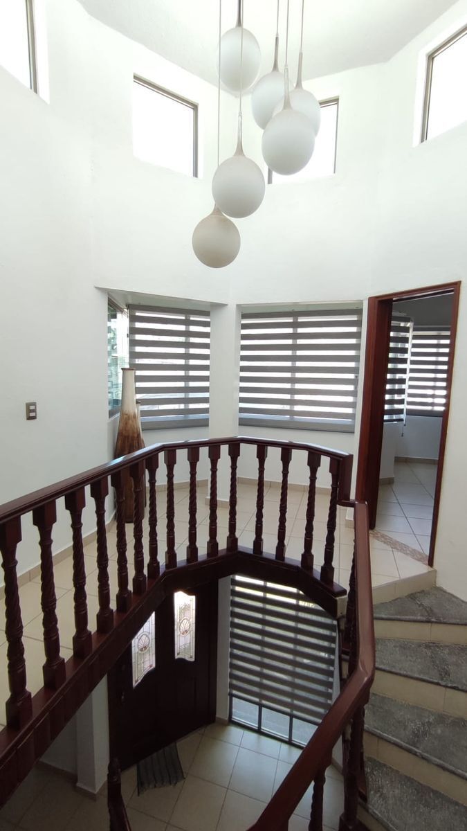 casa-sola-sobre-av-principal-con-local-comercial-y-alto-flujo14-32030