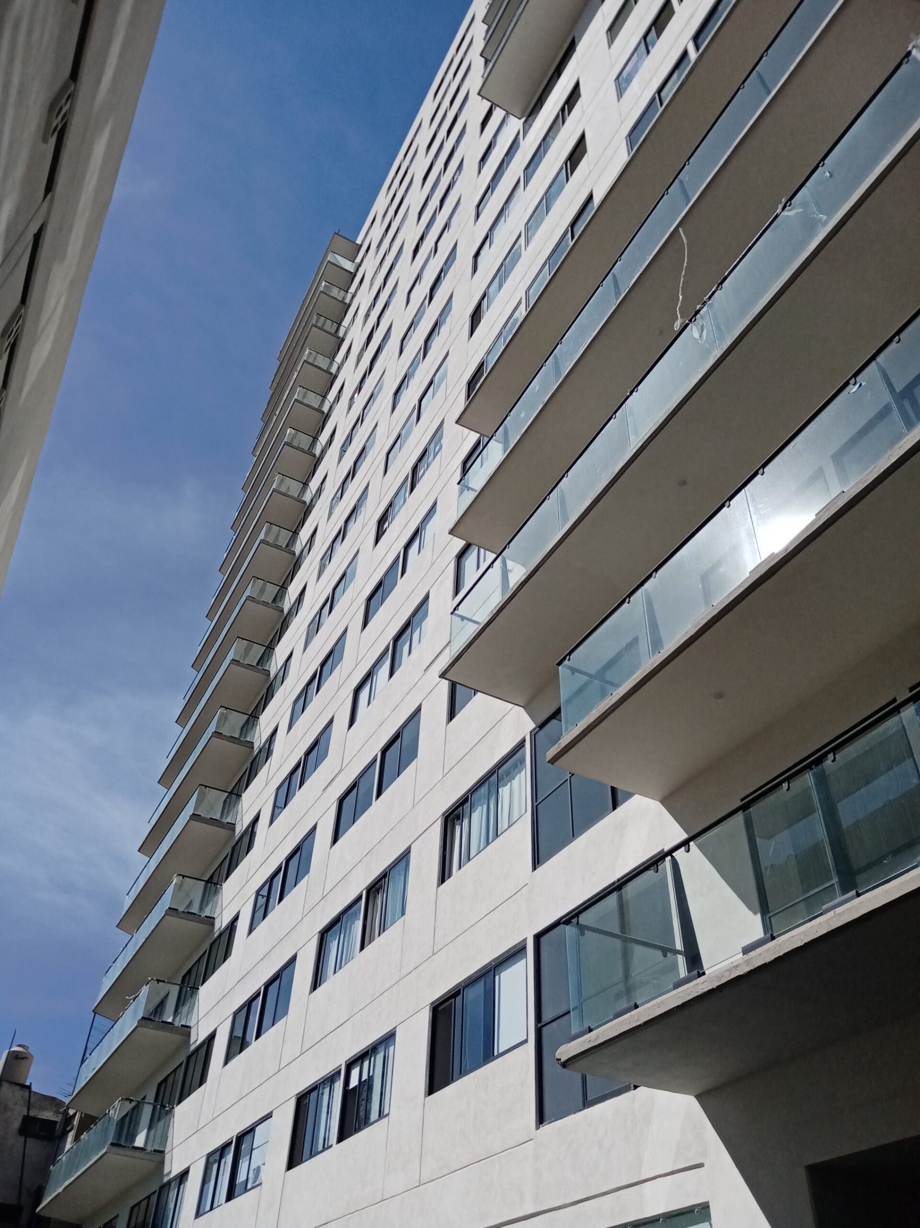 Departamento En 3er Piso Amplio 100mt Con 2 Cajones De Estacionamiento