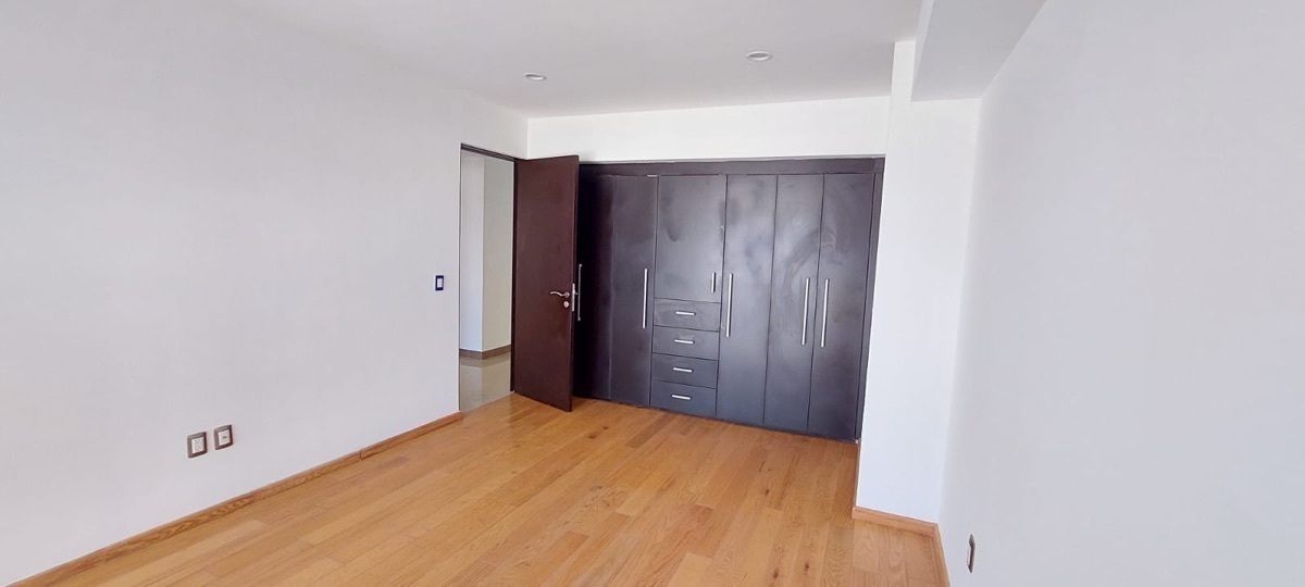 departamento-en-venta-en-green-22-de-260mts-3rec-3-12-baos-y-4-estacionamien19-26963