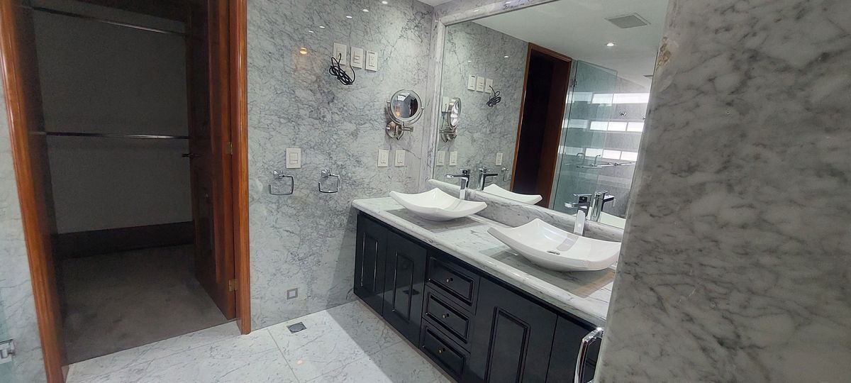 departamento-en-venta-y-renta-en-highland-bosque-real-de-360mts-3-rec14-29040