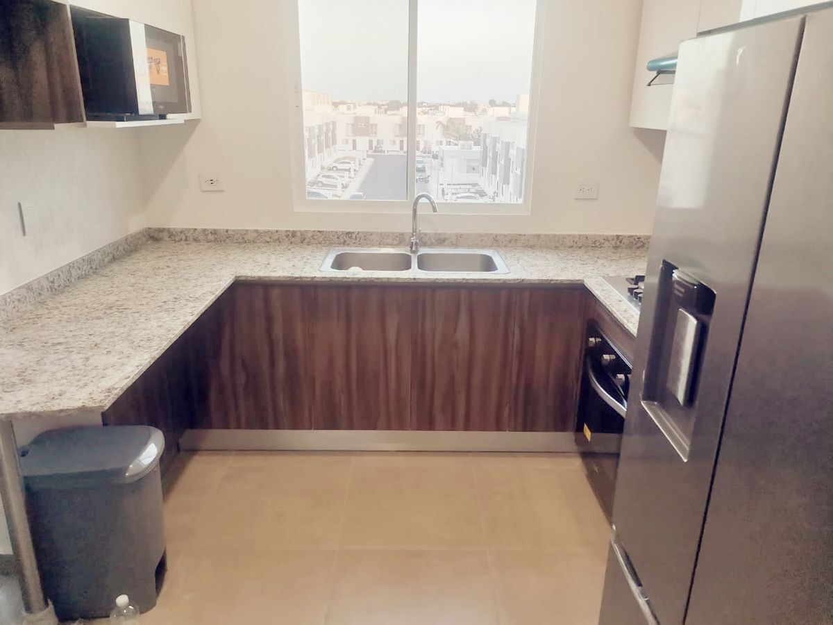 Departamento semi amueblado en renta Maderis Residencial