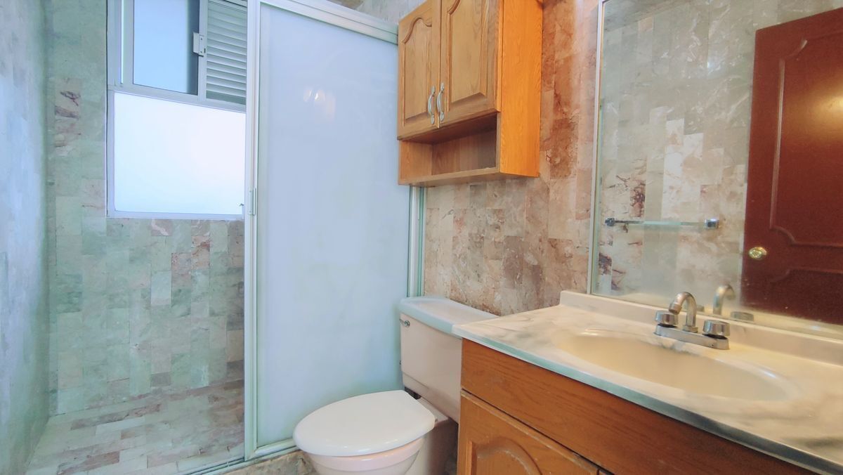 edificio-3-niveles-con-potencial-para-10-pisos-y-1-casa-a-la-venta41-25896